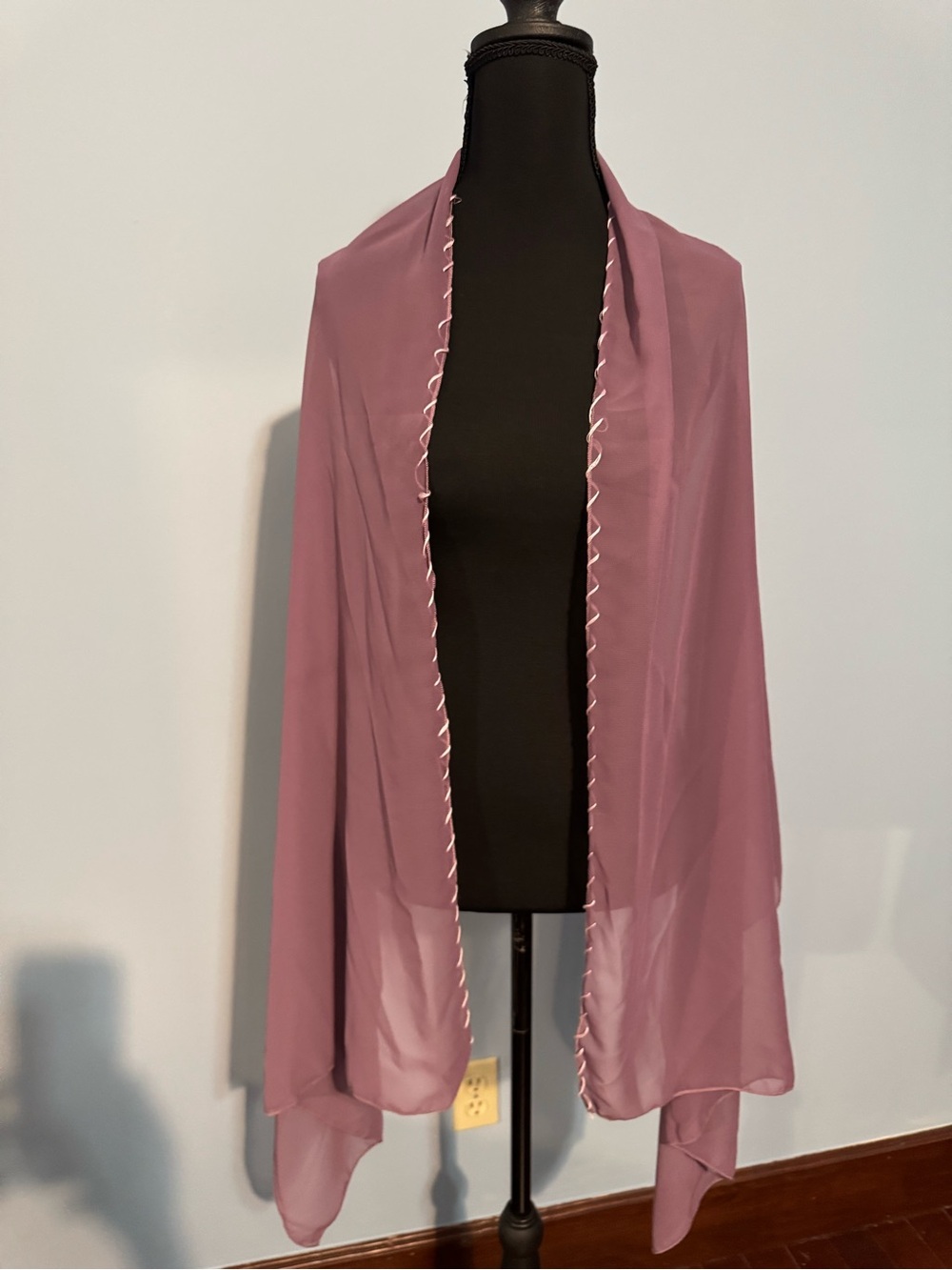 Women's Mauve Wrap Scarf with Decorative Edge